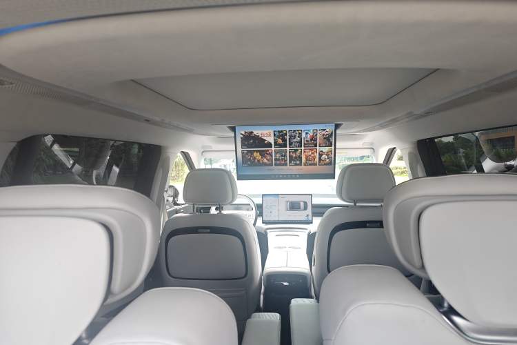 Used XPeng X9 2024 610 Long-Range Pro Headliner