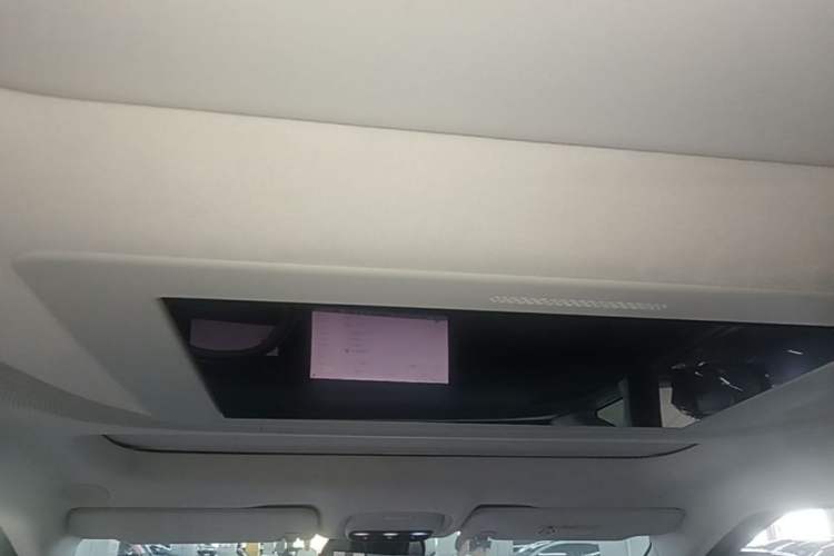 Used XPeng X9 2024 702 Ultra-Long Range Max Headliner