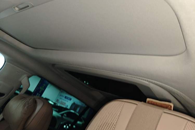 Used XPeng X9 2024 702 Ultra-Long Range Max Headliner