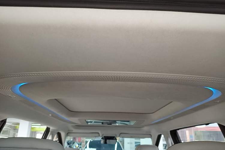 Used XPeng X9 2024 702 Ultra-Long Range Max Headliner