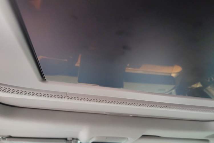 Used XPeng X9 2024 702 Ultra-Long Range Pro Headliner