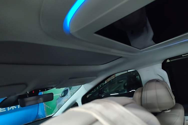 Used XPeng X9 2024 702 Ultra-Long Range Max Headliner
