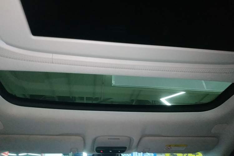 Used XPeng X9 2024 702 Ultra-Long Range Max Headliner