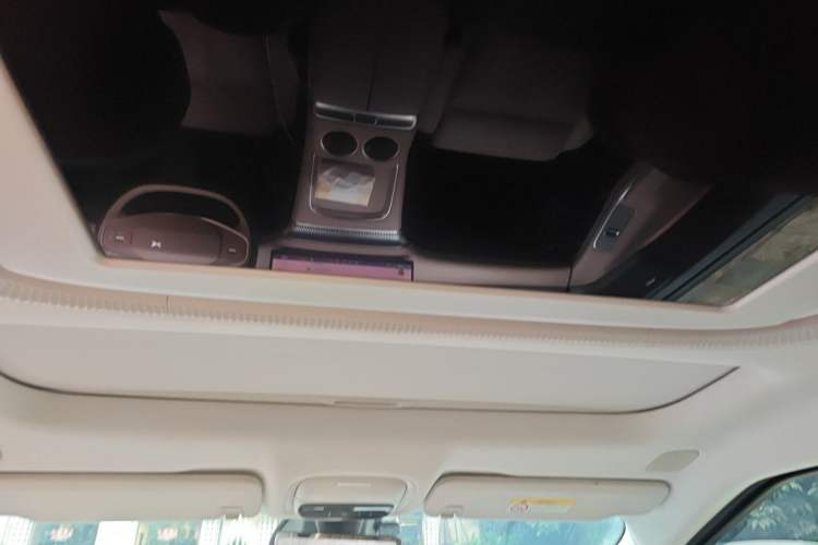 Used XPeng X9 2024 702 Ultra-Long Range Max Headliner