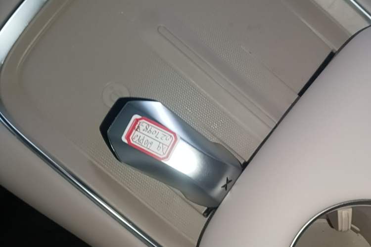 Used XPeng X9 2024 610 Long-Range Pro Interior 1