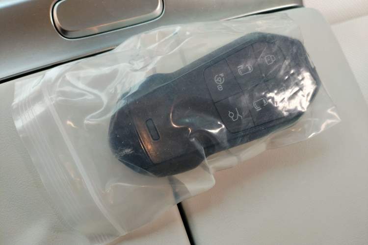 Used XPeng X9 2024 610 Long-Range Pro Interior 1