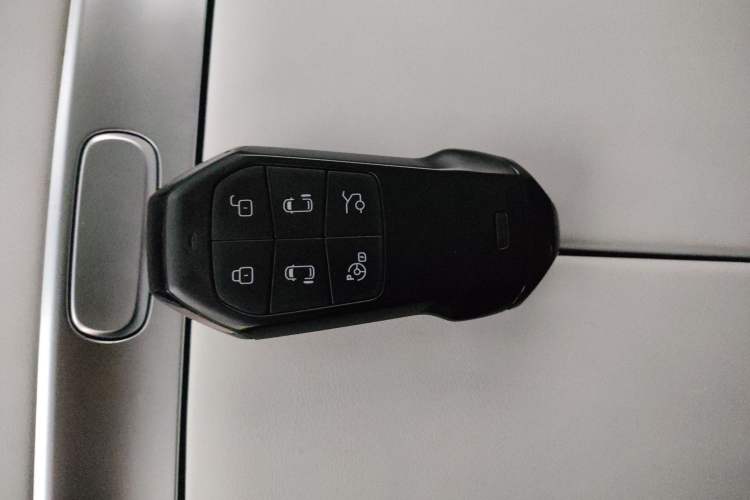 Used XPeng X9 2024 640 All-Wheel Drive High-Performance Max Interior 1