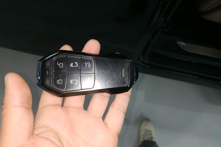 Used XPeng X9 2024 702 Ultra-Long Range Max Interior 1