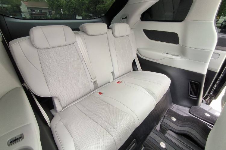Used XPeng X9 2024 702 Ultra-Long Range Pro Interior 10