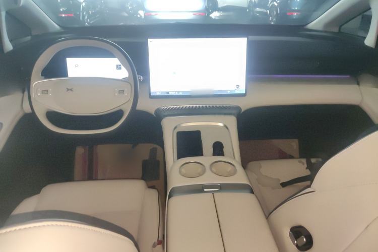 Used XPeng X9 2024 702 Ultra-Long Range Pro Interior 2