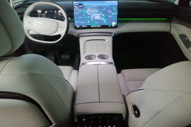 Used XPeng X9 2024 702 Ultra-Long Range Pro Interior 2