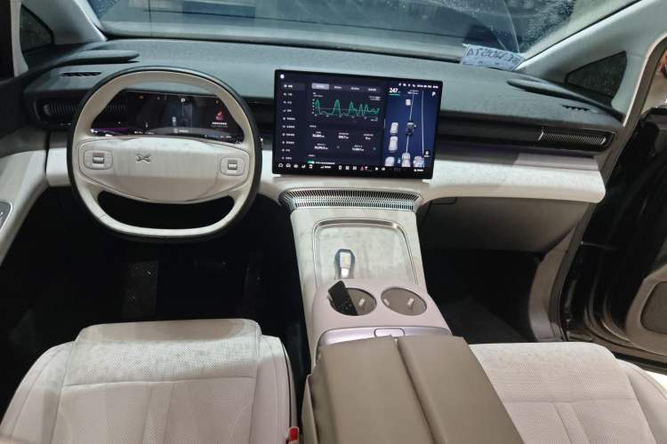 Used XPeng X9 2024 702 Ultra-Long Range Pro Interior 2