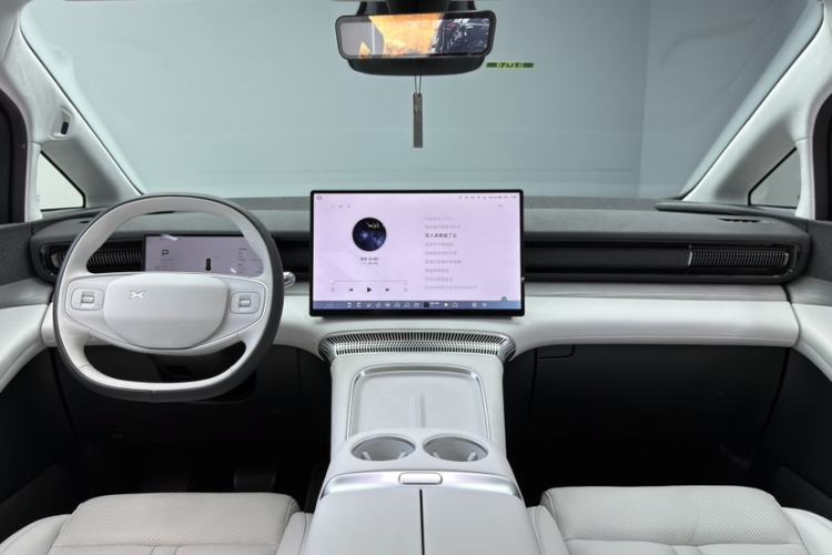 Used XPeng X9 2024 702 Ultra-Long Range Max Interior 3