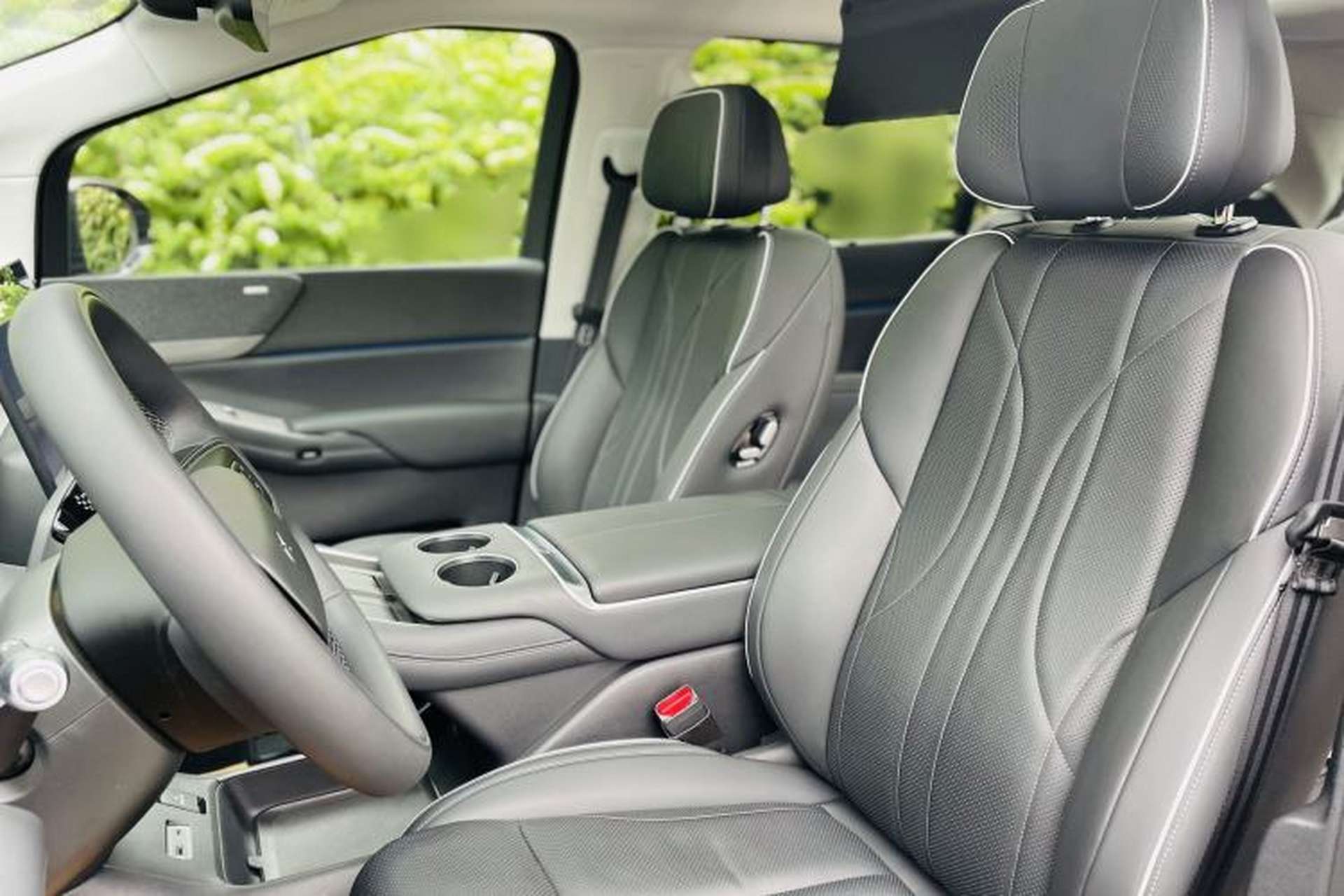 Used XPeng X9 2024 702 Ultra-Long Range Pro Interior 4