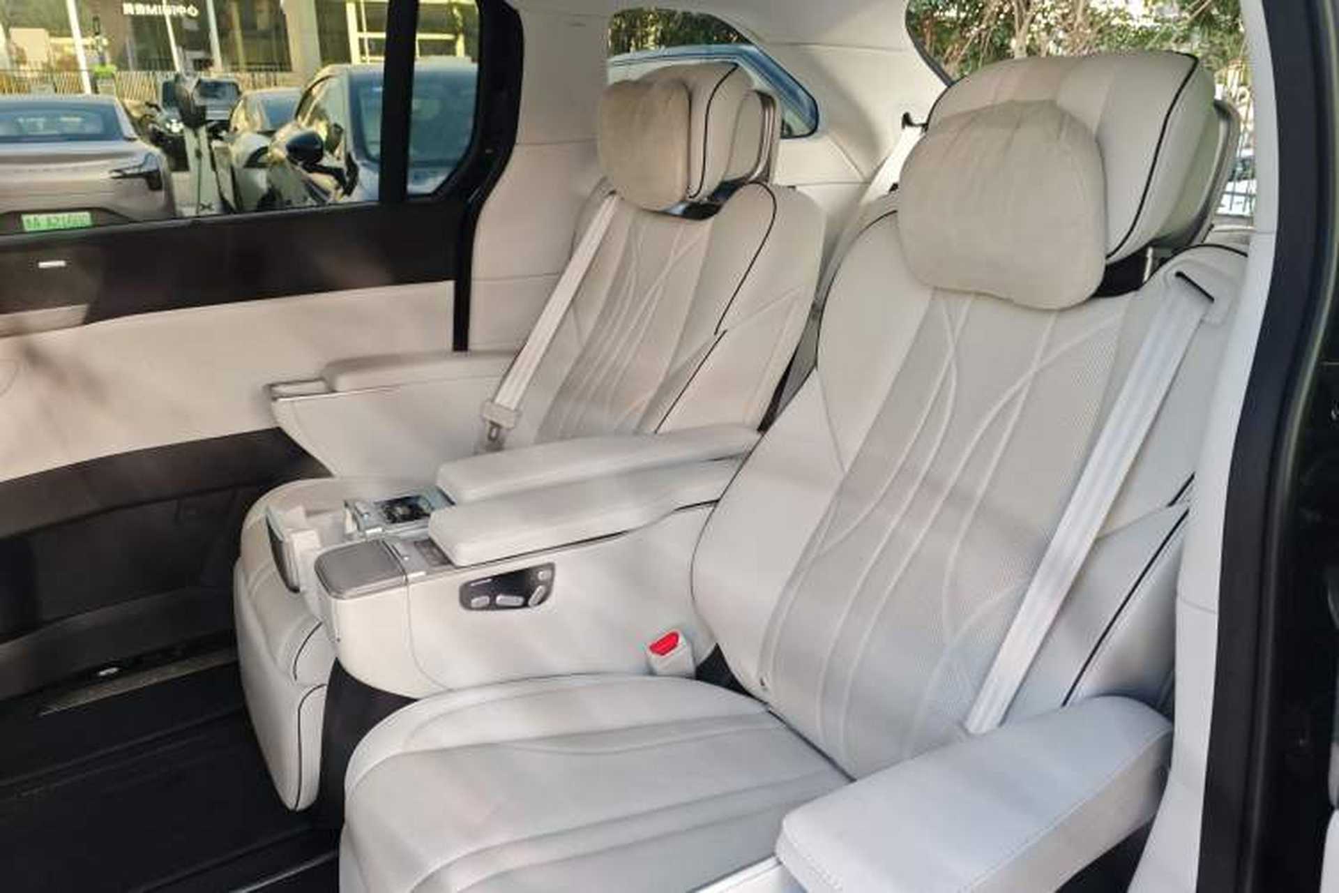 Used XPeng X9 2024 702 Ultra-Long Range Max Interior 4