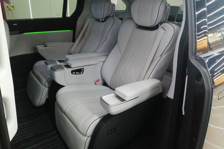 Used XPeng X9 2024 702 Ultra-Long Range Pro Interior 4