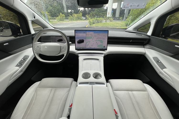 Used XPeng X9 2024 640 All-Wheel Drive High-Performance Max Interior 5