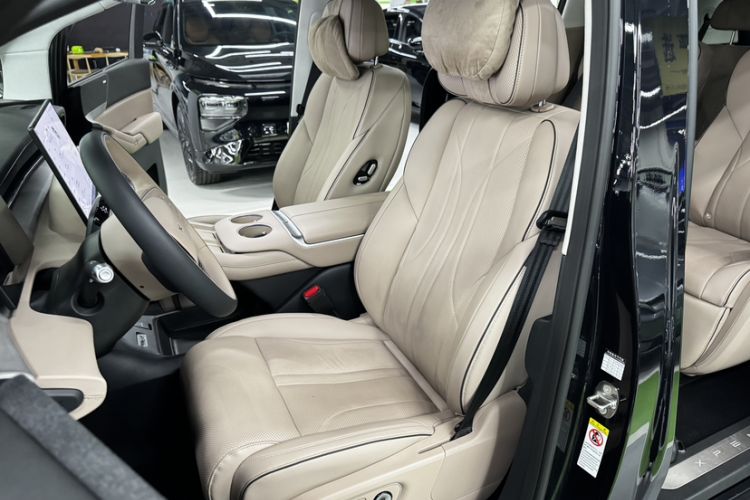 Used XPeng X9 2024 702 Ultra-Long Range Pro Interior 7