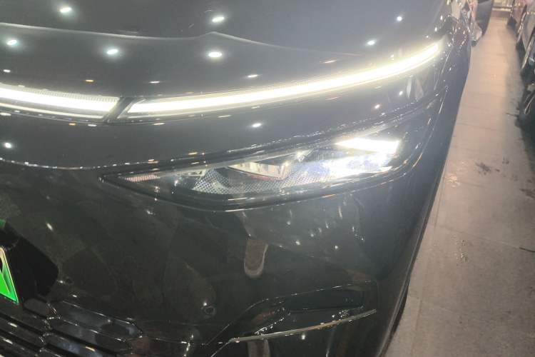 Used XPeng X9 2024 640 All-Wheel Drive High-Performance Max Left Front Headlight