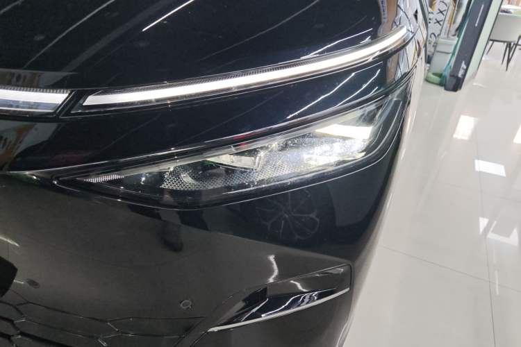 Used XPeng X9 2024 610 Long-Range Pro Left Front Headlight