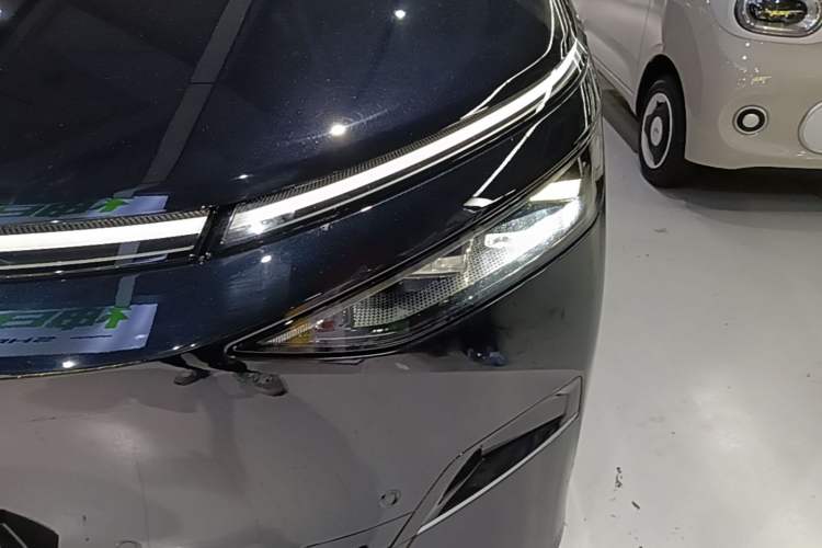 Used XPeng X9 2024 610 Long-Range Pro Left Front Headlight