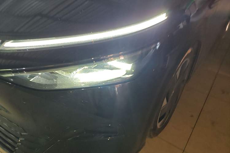 Used XPeng X9 2024 702 Ultra-Long Range Max Left Front Headlight