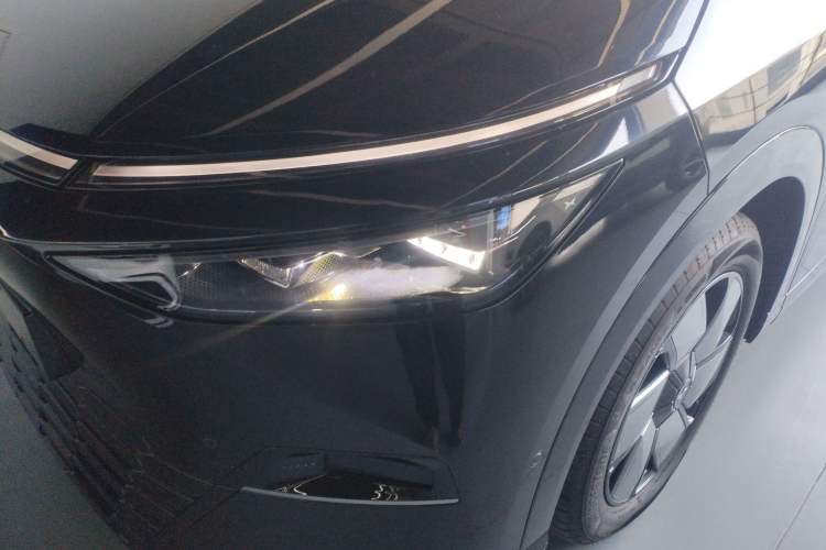 Used XPeng X9 2024 640 All-Wheel Drive High-Performance Max Left Front Headlight