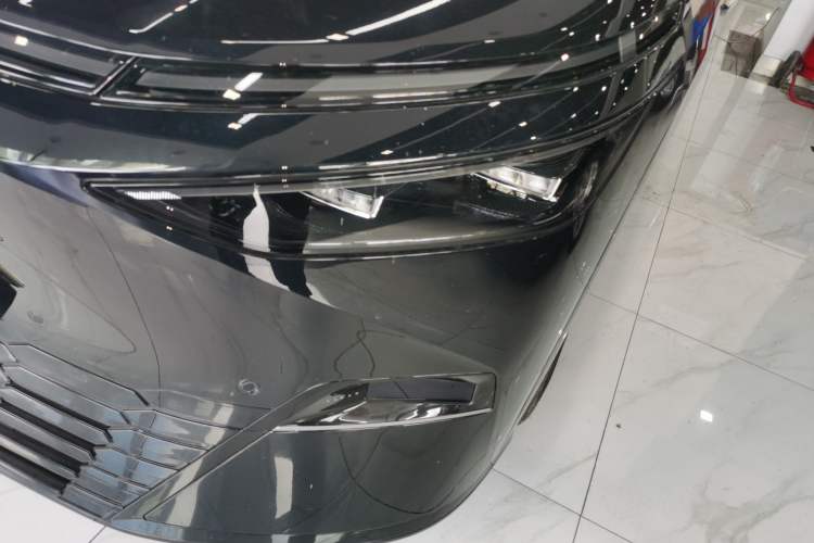 Used XPeng X9 2024 702 Ultra-Long Range Max Left Front Headlight