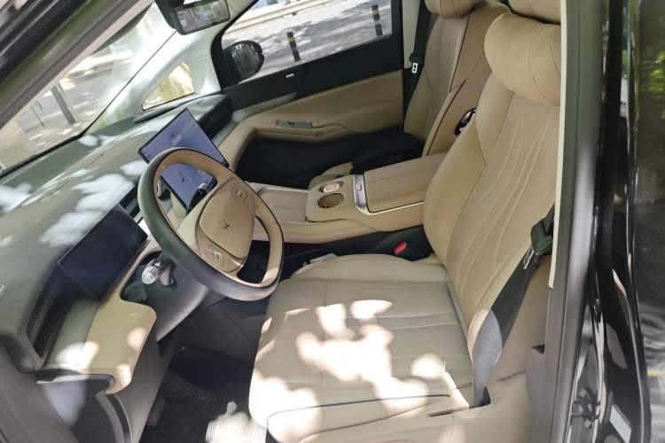 Used XPeng X9 2024 702 Ultra-Long Range Pro Left Front Seat
