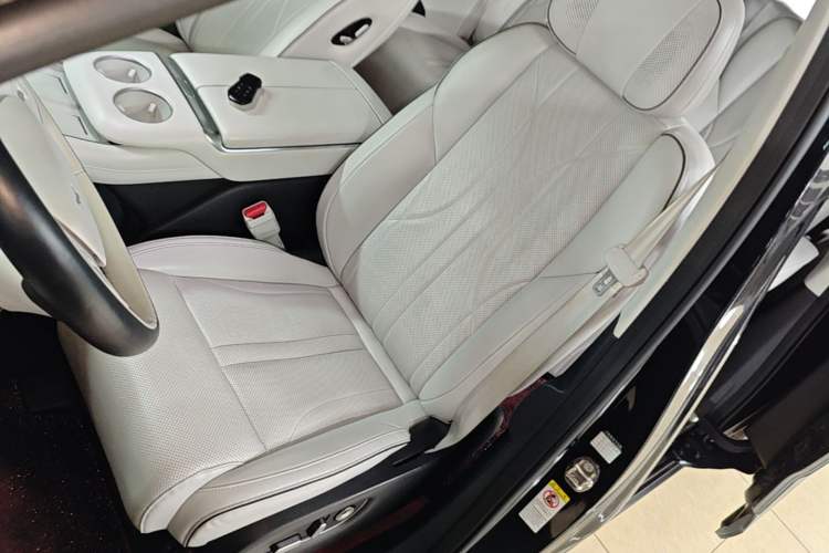 Used XPeng X9 2024 702 Ultra-Long Range Pro Left Front Seat