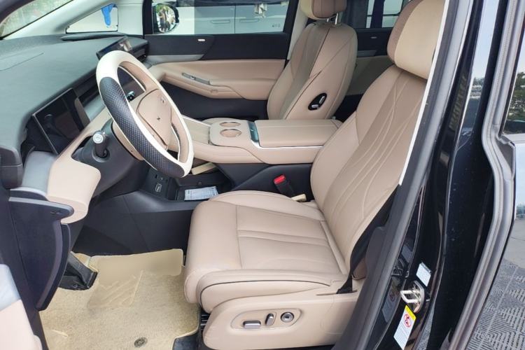 Used XPeng X9 2024 702 Ultra-Long Range Max Left Front Seat