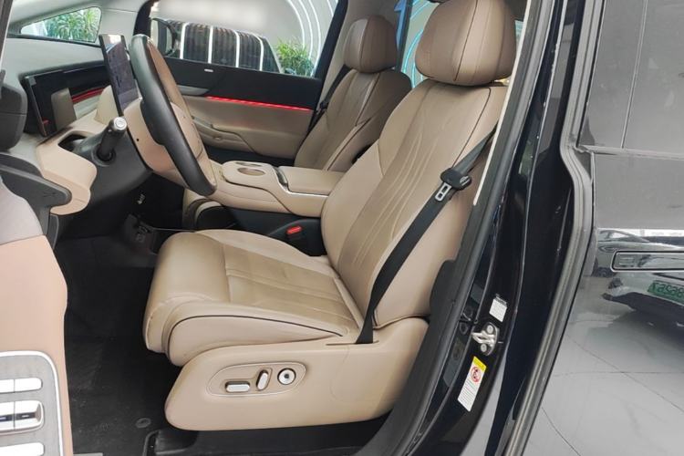 Used XPeng X9 2024 640 All-Wheel Drive High-Performance Max Left Front Seat