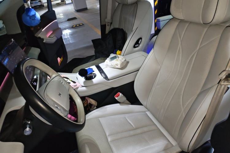Used XPeng X9 2024 702 Ultra-Long Range Max Left Front Seat