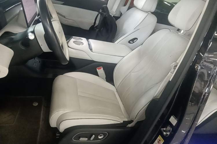 Used XPeng X9 2024 702 Ultra-Long Range Max Left Front Seat