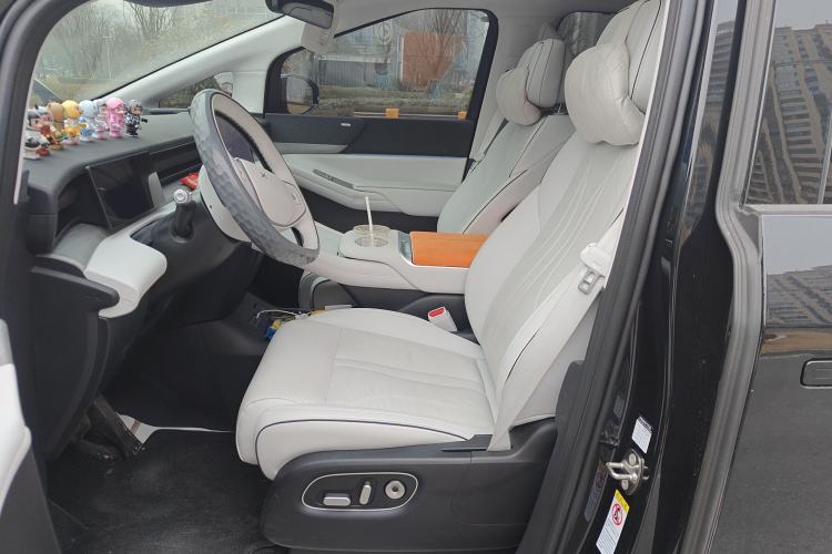 Used XPeng X9 2024 610 Long-Range Pro Left Front Seat