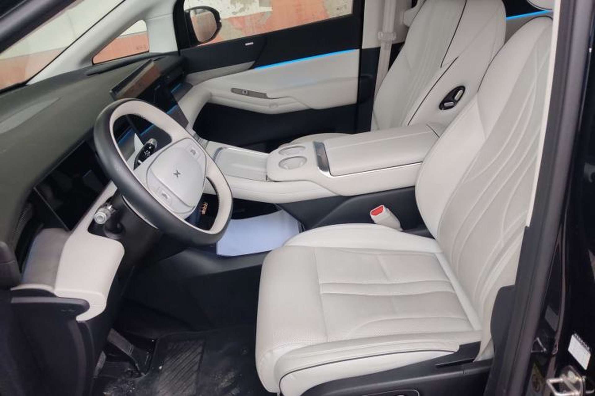 Used XPeng X9 2024 702 Ultra-Long Range Max Left Front Seat