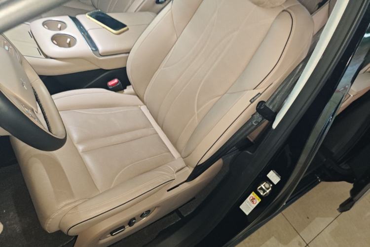 Used XPeng X9 2024 702 Ultra-Long Range Max Left Front Seat
