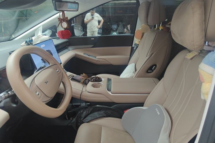 Used XPeng X9 2024 702 Ultra-Long Range Max Left Front Seat