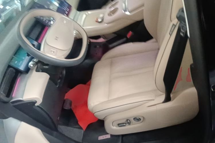 Used XPeng X9 2024 702 Ultra-Long Range Pro Left Front Seat
