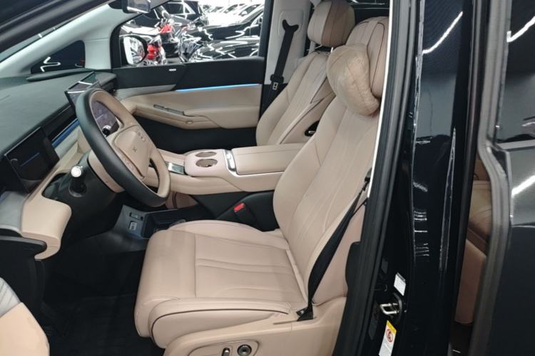 Used XPeng X9 2024 702 Ultra-Long Range Max Left Front Seat