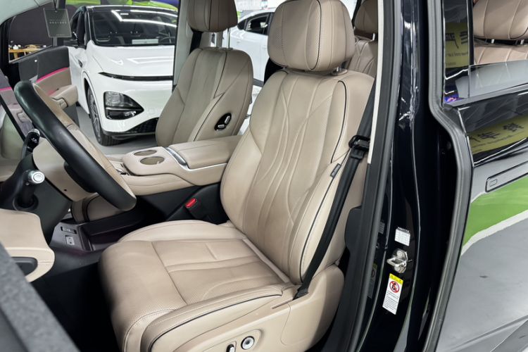 Used XPeng X9 2024 702 Ultra-Long Range Max Left Front Seat