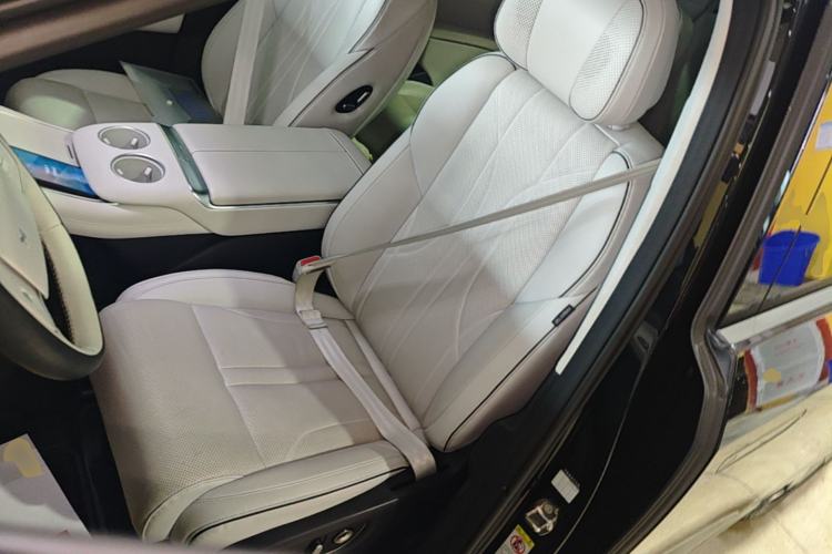 Used XPeng X9 2024 702 Ultra-Long Range Max Left Front Seat