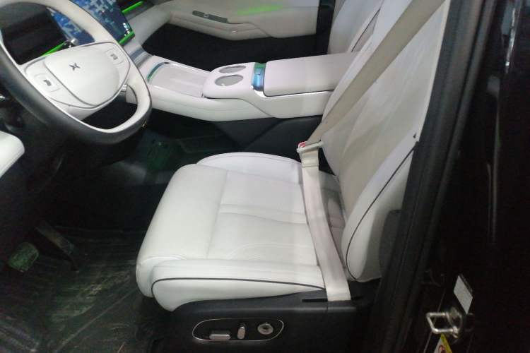 Used XPeng X9 2024 702 Ultra-Long Range Pro Left Front Seat