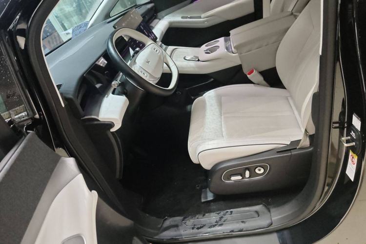 Used XPeng X9 2024 702 Ultra-Long Range Pro Left Front Seat