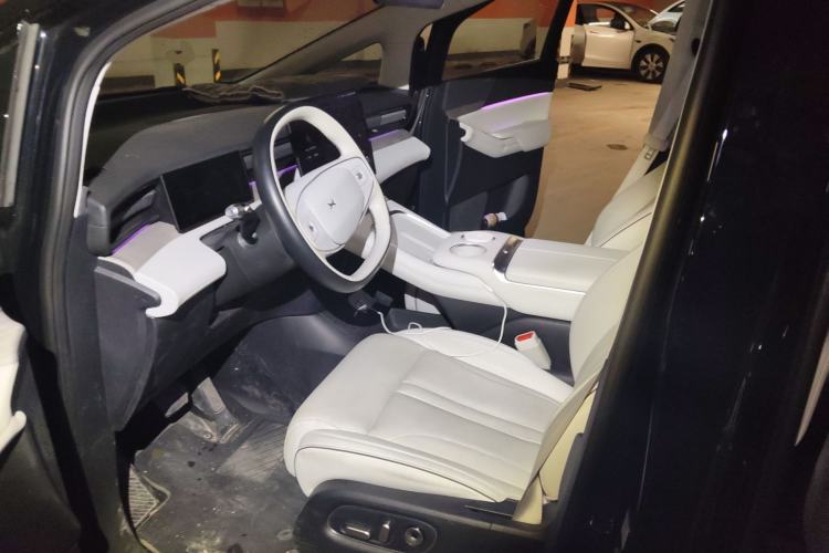 Used XPeng X9 2024 610 Long-Range Pro Left Front Seat