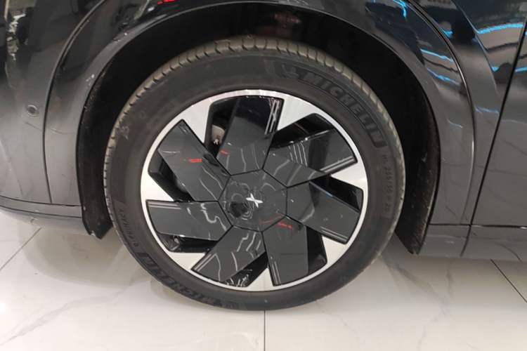 Used XPeng X9 2024 640 All-Wheel Drive High-Performance Max Left Front Wheel Hub
