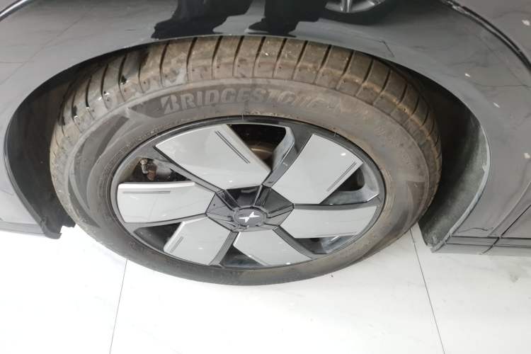 Used XPeng X9 2024 702 Ultra-Long Range Max Left Front Wheel Hub