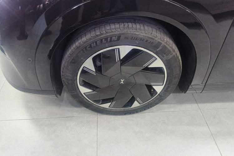 Used XPeng X9 2024 640 All-Wheel Drive High-Performance Max Left Front Wheel Hub