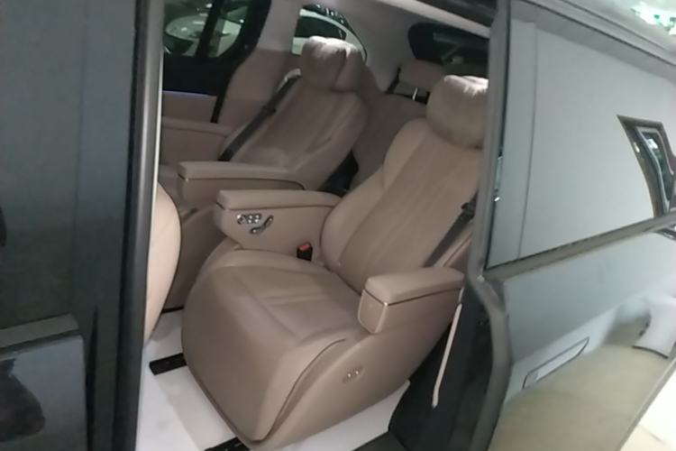 Used XPeng X9 2024 610 Long-Range Pro Left Rear Seat