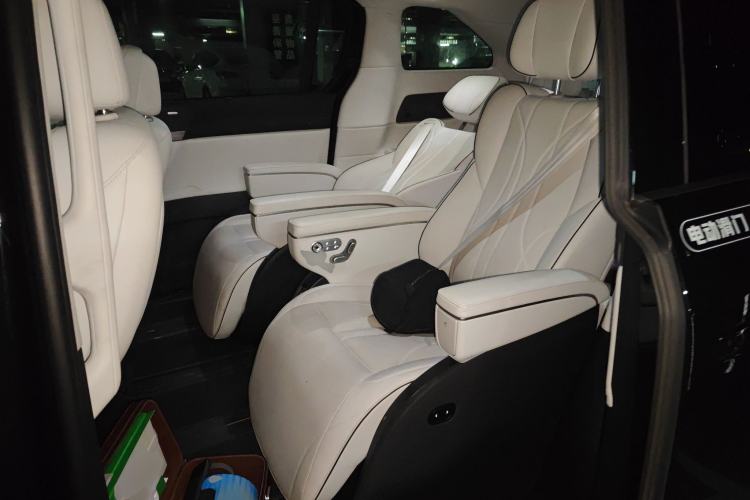 Used XPeng X9 2024 702 Ultra-Long Range Max Left Rear Seat